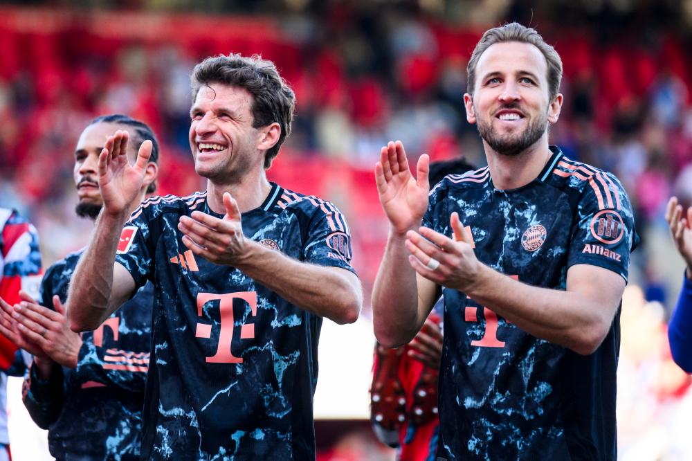 更彰显了阿 更彰显了阿